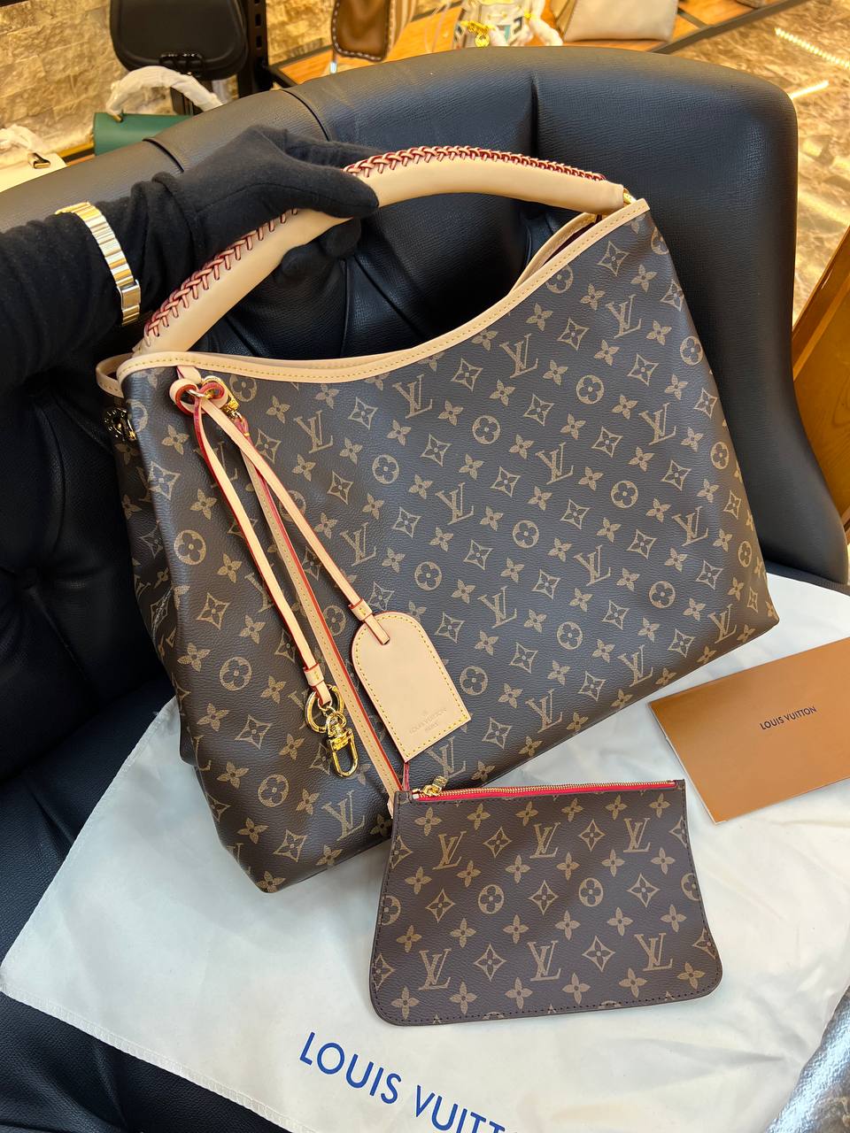 Louis Vuitton Artsy MM