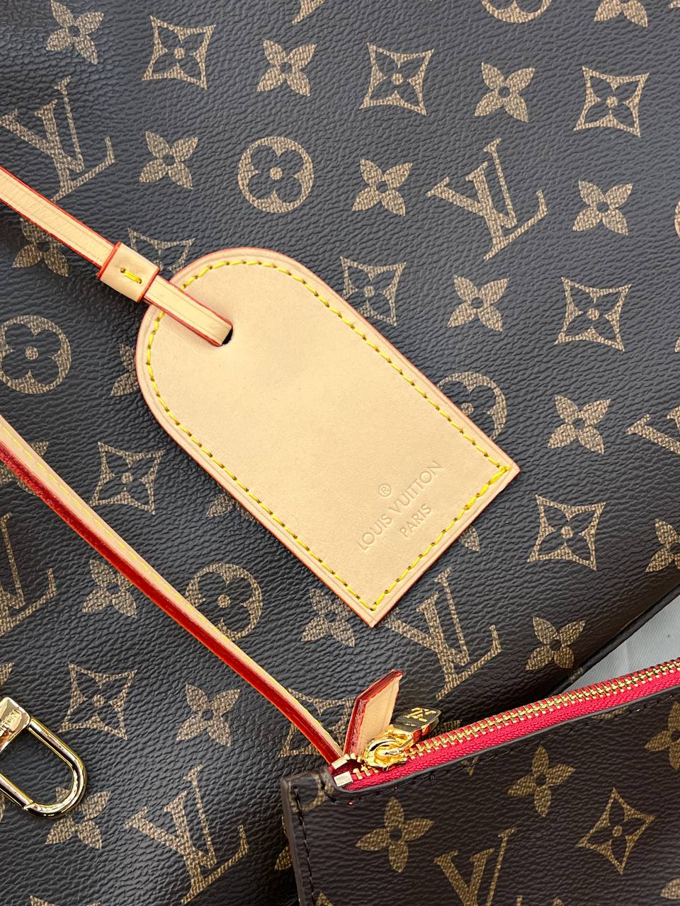 Louis Vuitton Artsy MM