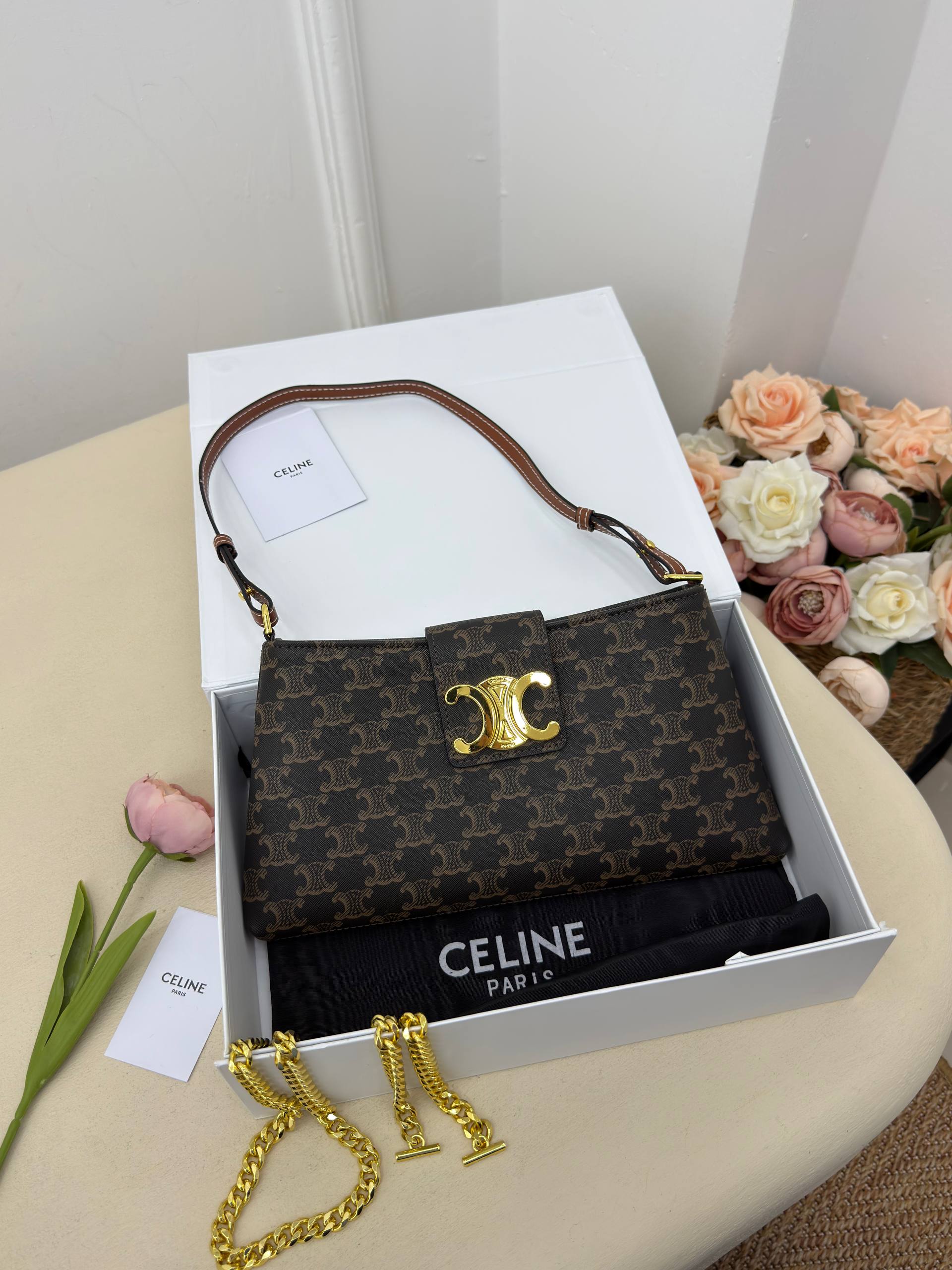 Celine Multipochette in Triomphe