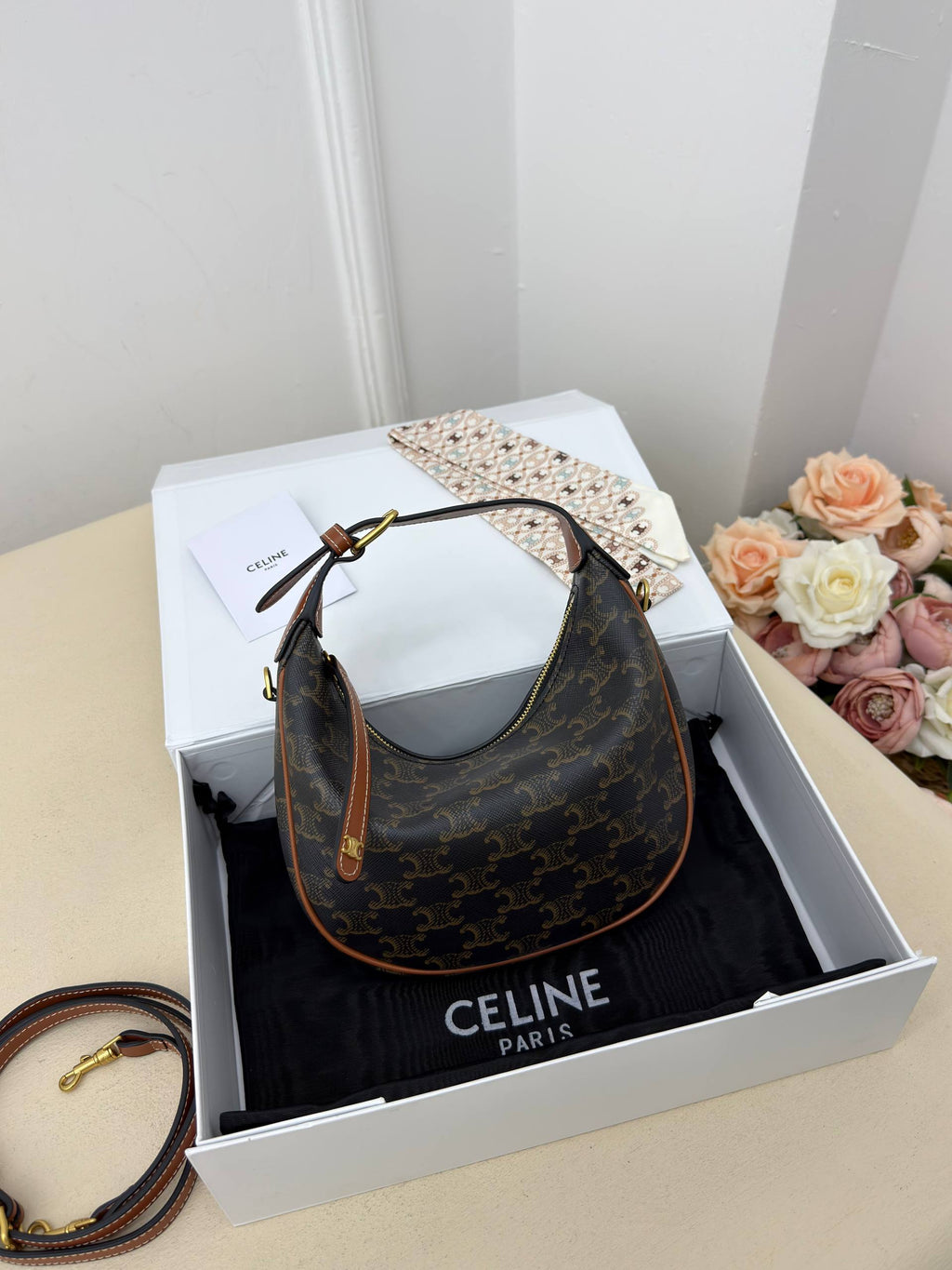 Teen Celine Lulu in Triomphe