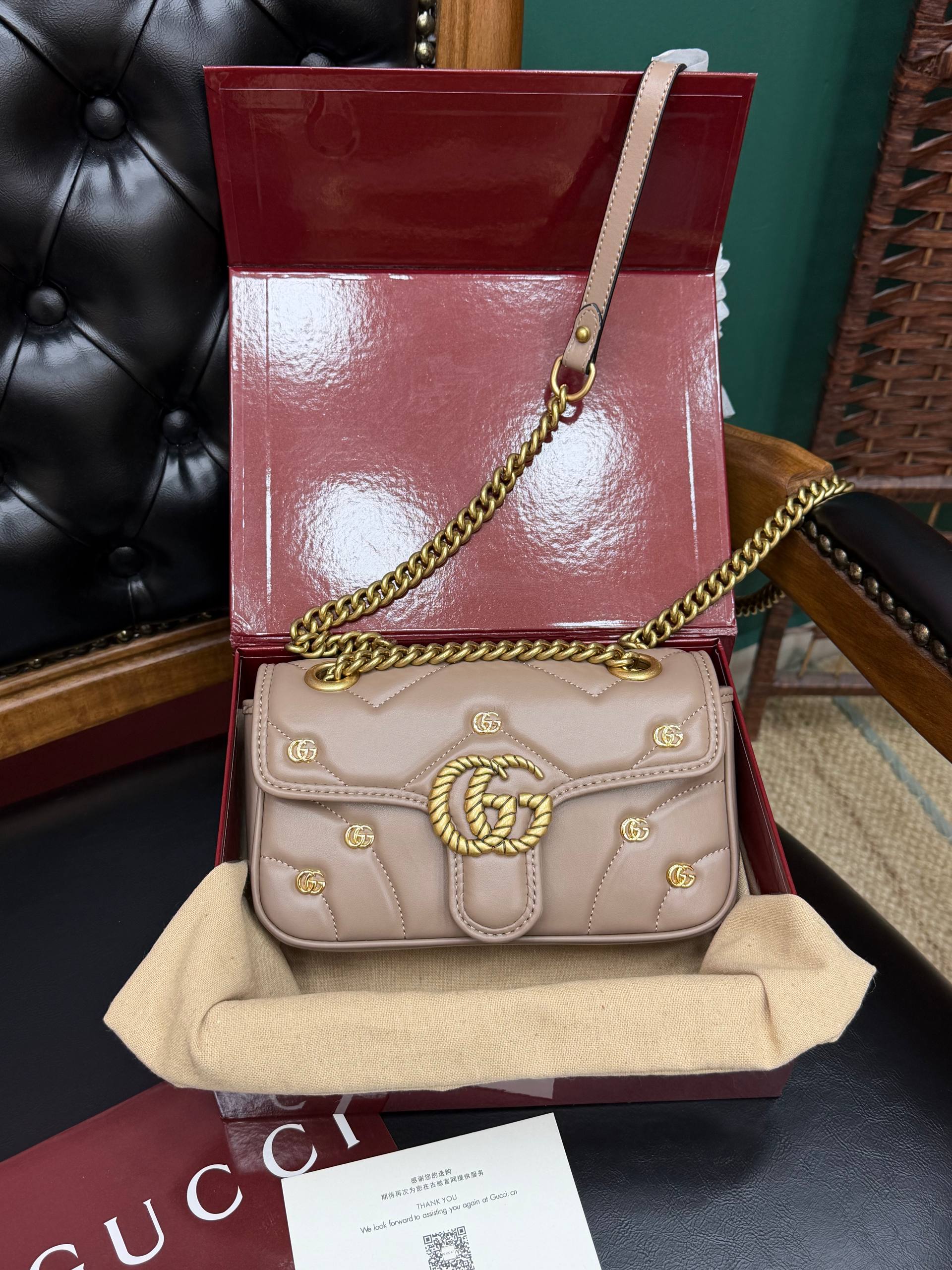 Gucci Marmont shoulder