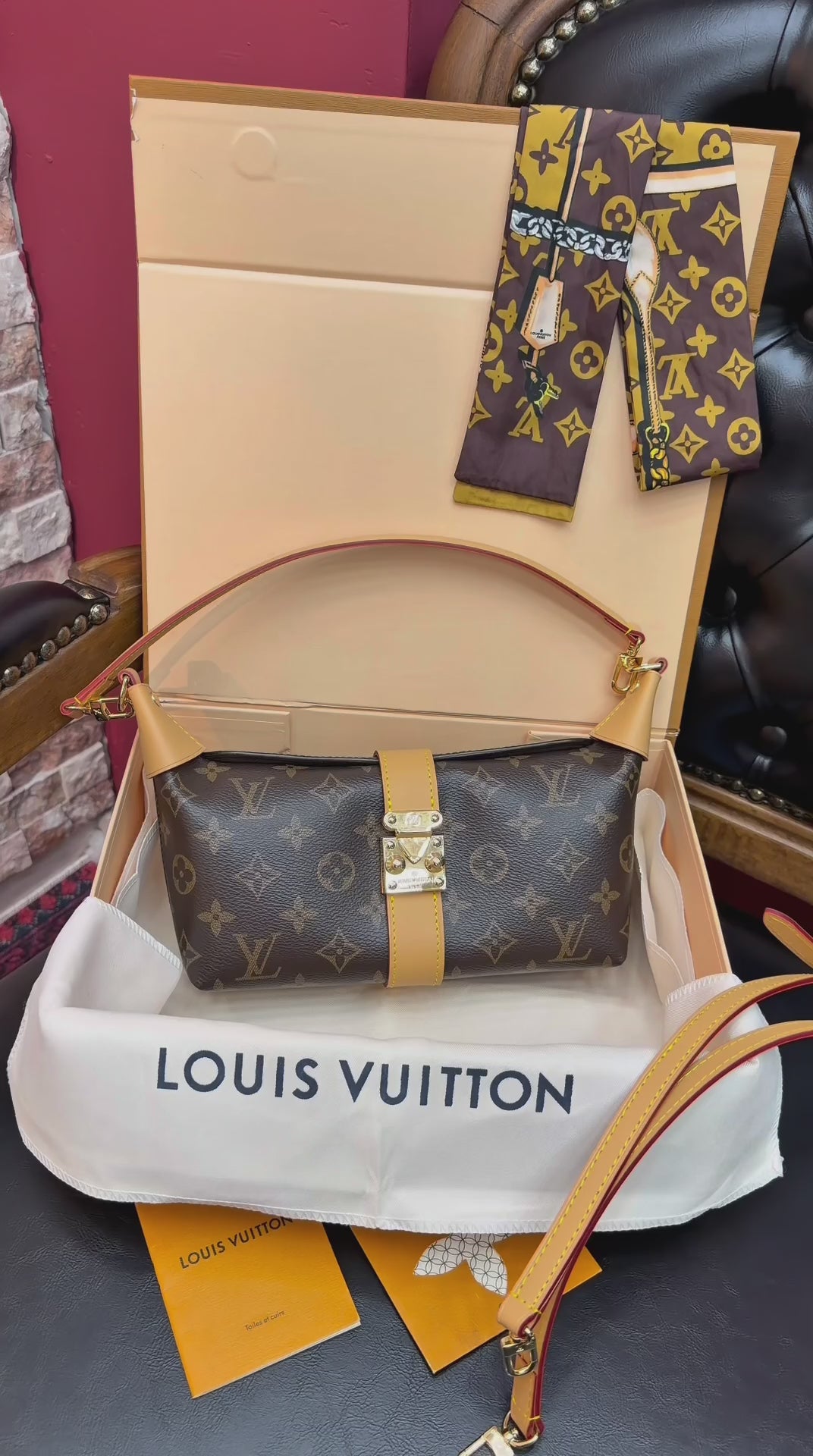 Louis Vuitton Pochette Mia bag