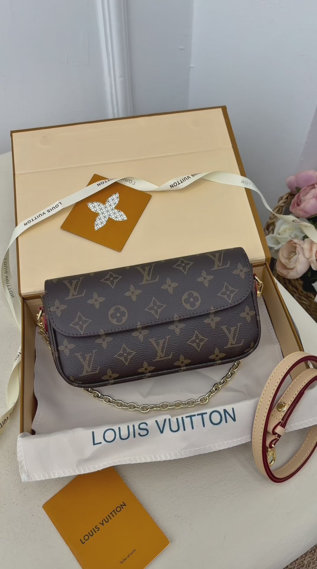 Louis Vuitton Wallet On Chain Ivy